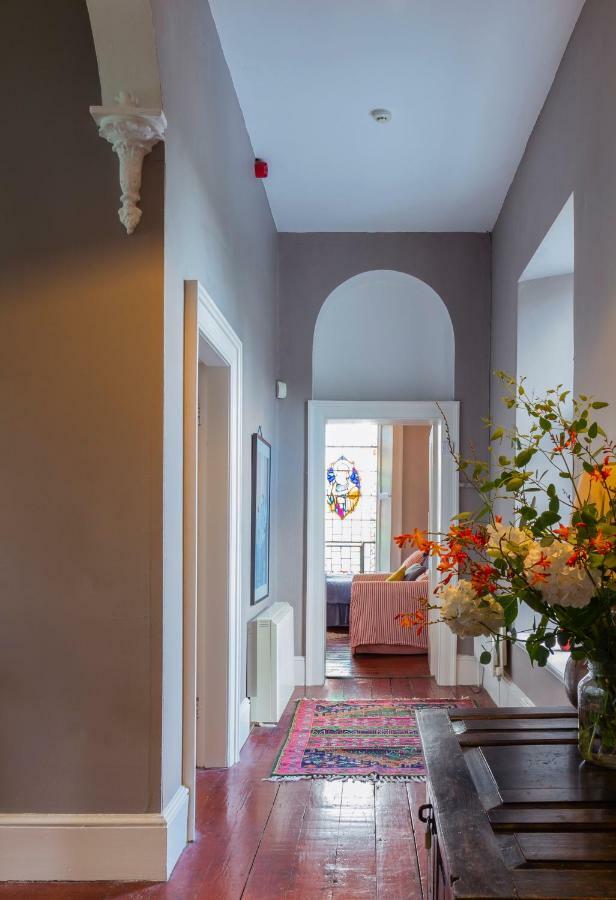 كاهيرسيفين The Old Monastery Guesthouse المظهر الخارجي الصورة